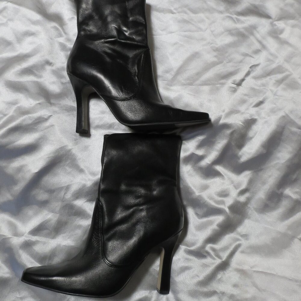 Black leather ankle boots size 7.5